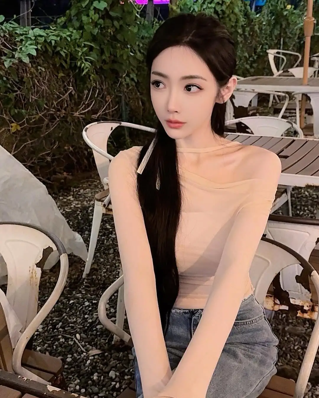 长腿女神「刘 慕洁」清新外型超甜美 散发满满气质