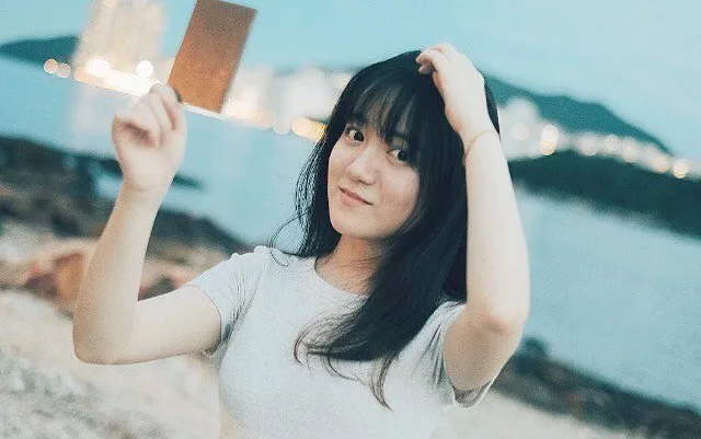 我在交友平台上遇到一个美丽女孩大家觉得如何