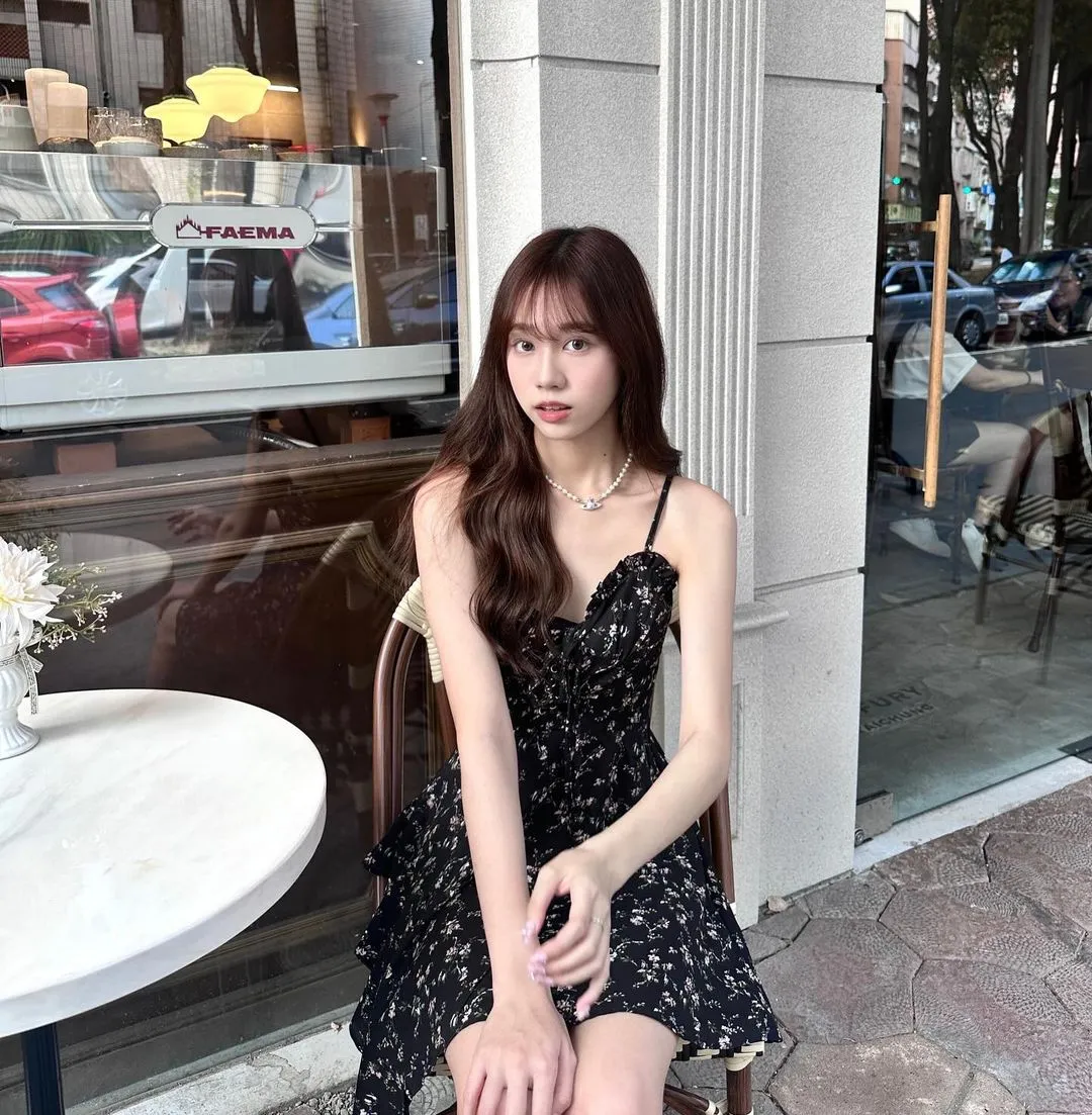 身材无敌「乔安」火辣身材 饱满美胸藏不住