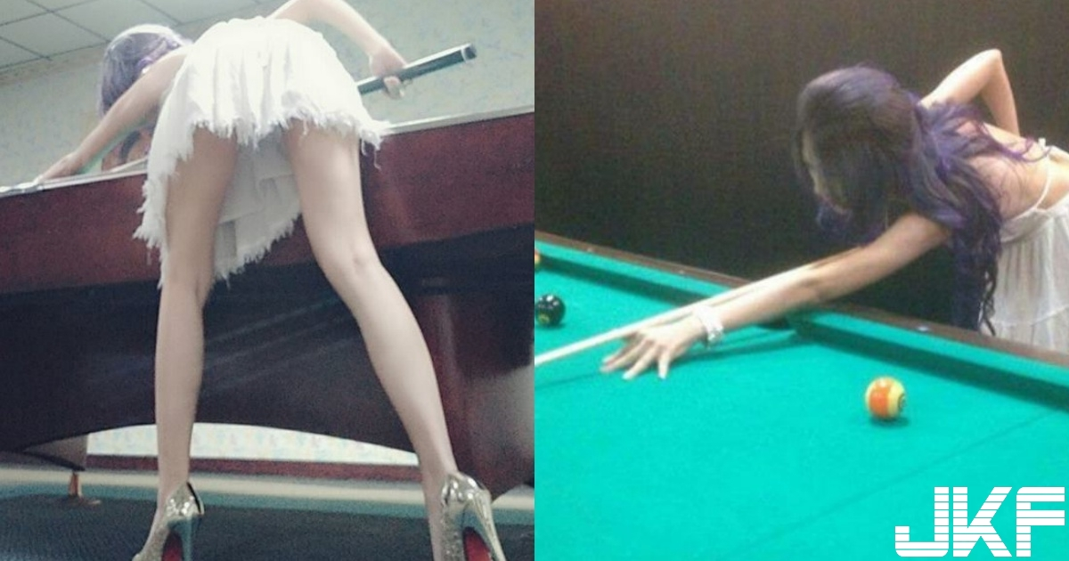 这样受不了！超豪迈「白皙长腿妹」迷你短裙上球桌！正妹：你在后面干嘛！-小湿妹图