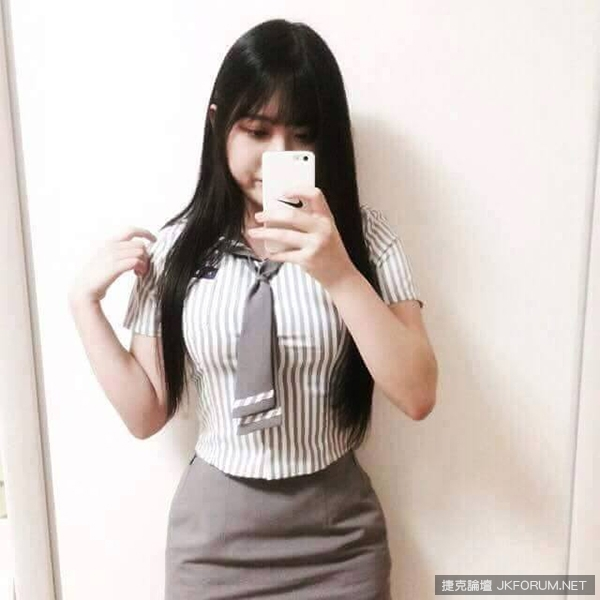 不管是自拍还是被拍，韩高中妹波涛汹涌照流出，欧爸都忍不住了！同班男同学招架得住吗-小湿妹图