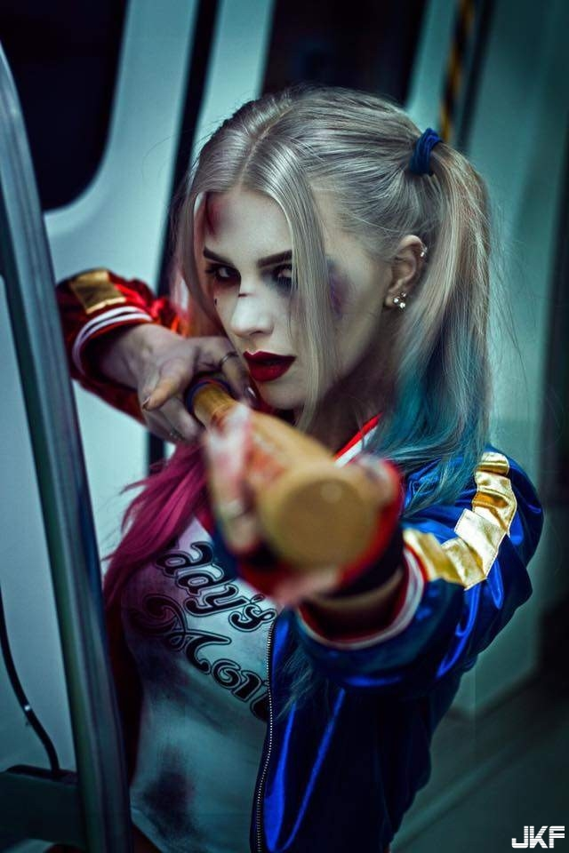 乌克兰辣模扮「小丑女」　网友：最完美Cosplay！