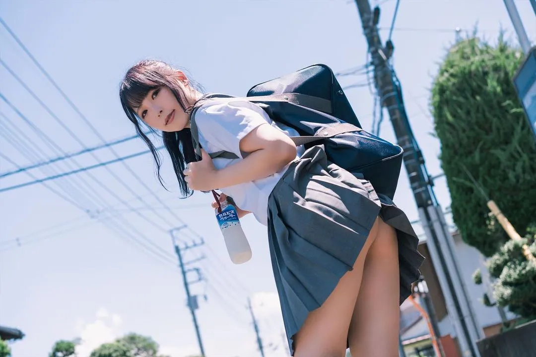 大尺度Coser「りずな」拍照完全不怕走光　偷窥视角「无防备露胖次」画面超邪恶-小湿妹图